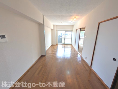 【居間・リビング】 | エーデルハイム大蔵谷 | 間取りは２LDKで、リフォーム歴が有り室内はとても綺麗です！