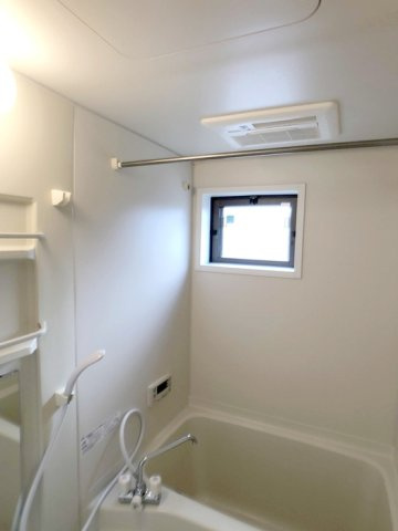 御所市大字元町のアパートの浴室