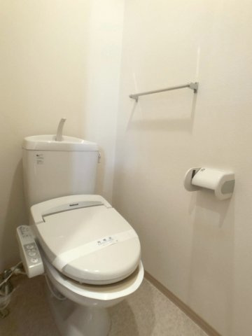 御所市大字元町のアパートのトイレ