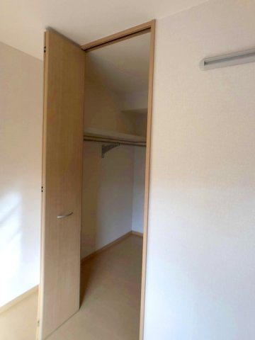 御所市大字元町のアパートの収納