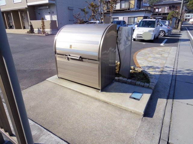 シンフォニーレジデンスのその他共用部分|ゴミストッカー