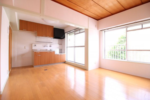 福田ハイツの居間・リビング