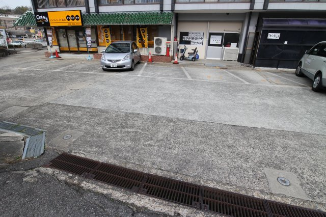 グリーンハイツ松本の駐車場