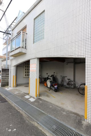 ジュネス福田のエントランス