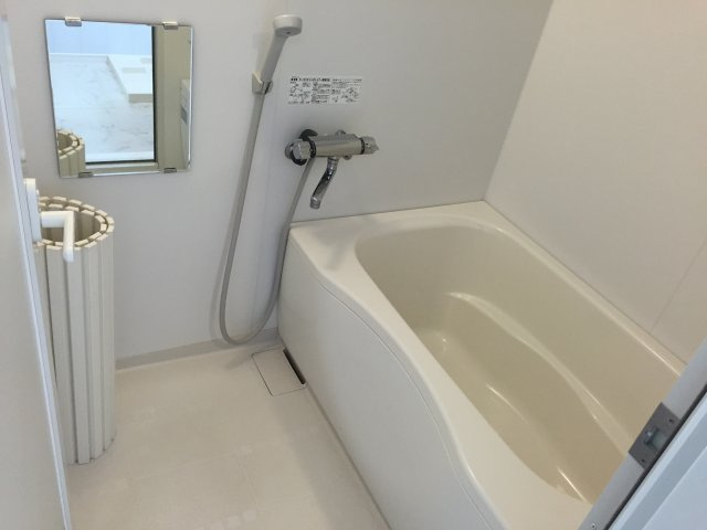 ラスカ小金井の浴室