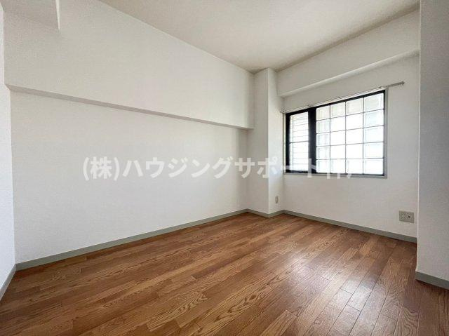 ガーデンハイツ桃山台2番館の寝室