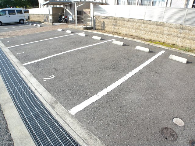 ラフィーネの駐車場
