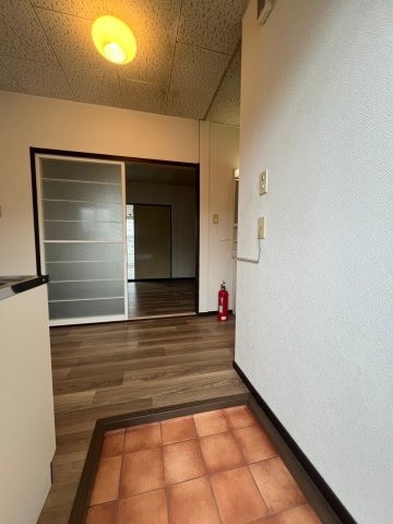 ハイツあこやの玄関