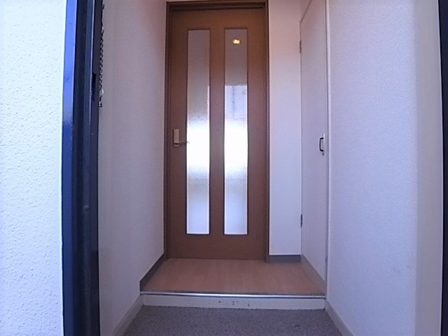 ＹＫハイツ高丸の玄関