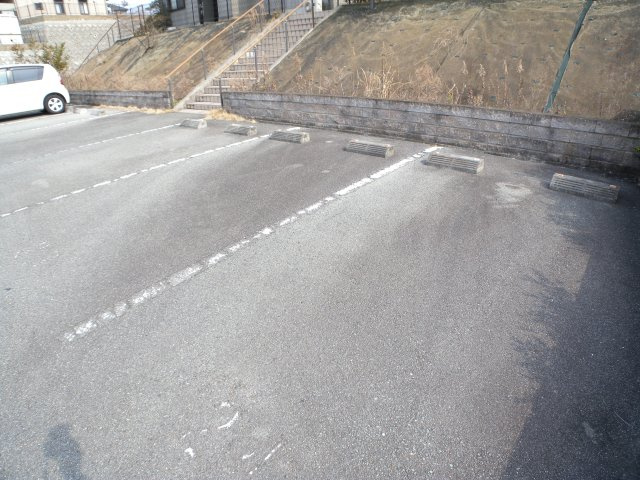 パークハイム壱番館の駐車場