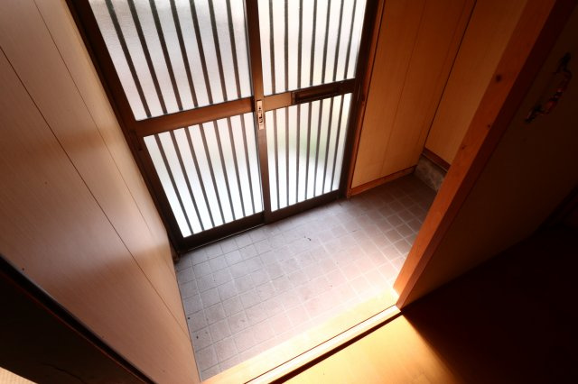 テラスハウス川根東棟の玄関