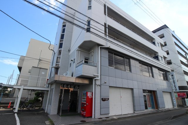 164ビルの外観