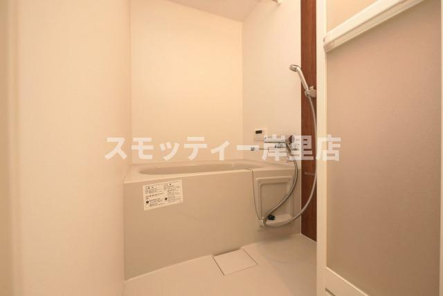 クラウンプライドⅢの浴室|コンパクトで使いやすいお風呂です