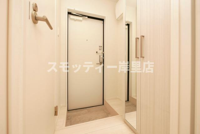 クラウンプライドⅢの玄関|シンプルで使いやすい玄関です