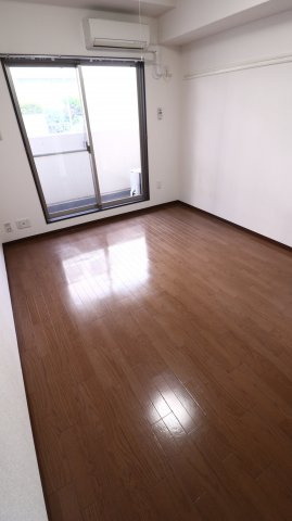 須磨南町ミオの寝室