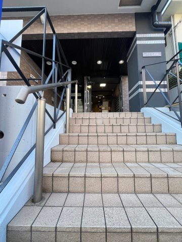 ルミエール須磨北のエントランス