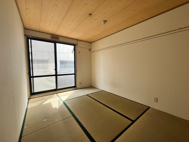 ピッケル加佐の内装