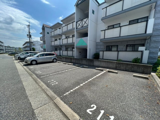 井吹東シティコートの駐車場|井吹東シティコート