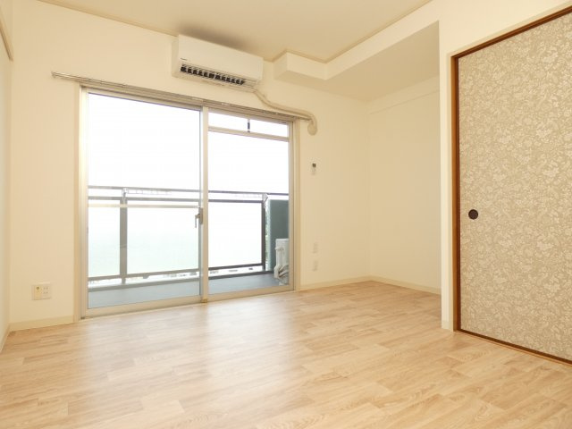 明泉寺シティコートの洋室