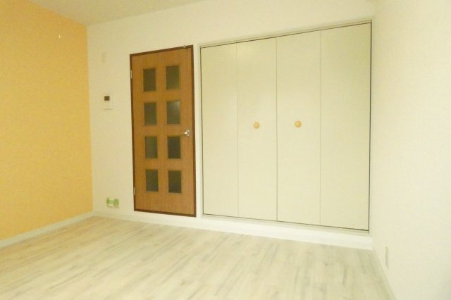 エクセーラUQの洋室