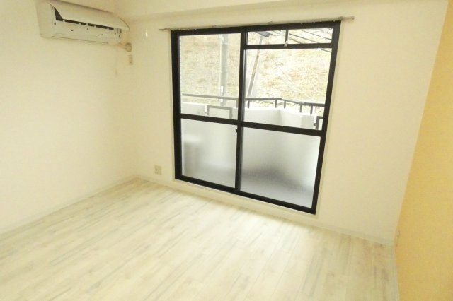 エクセーラUQの洋室