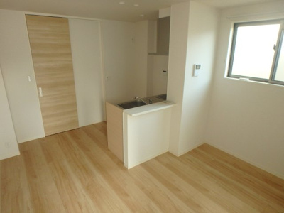 【居間・リビング】 | SOUYO | 日ノ出町　SOUYO　１LDK　居室・リビング