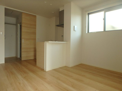 【居間・リビング】 | SOUYO | 日ノ出町　SOUYO　１LDK　居室・リビング