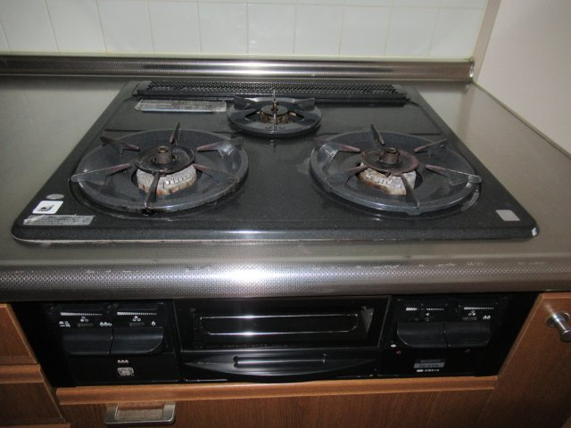 サンフラワー貴崎のキッチン|３口ガスコンロ付きです