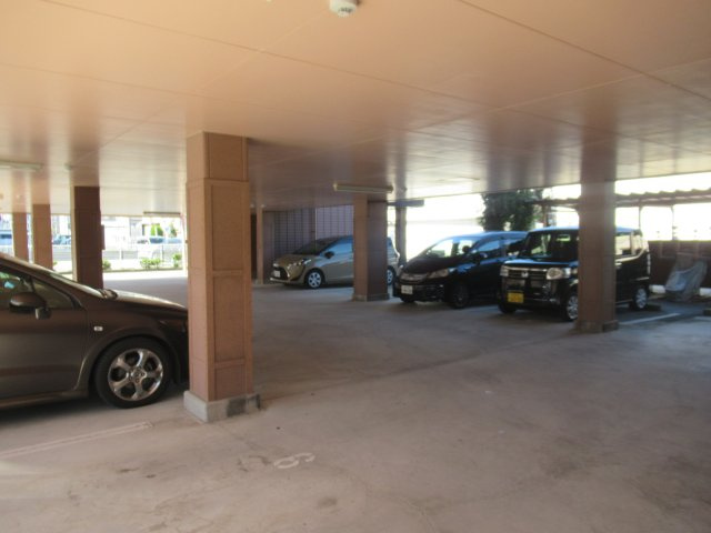 サンフラワー貴崎の駐車場|駐車場です