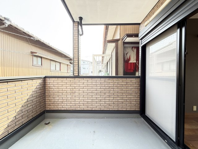 前里貸家のバルコニー