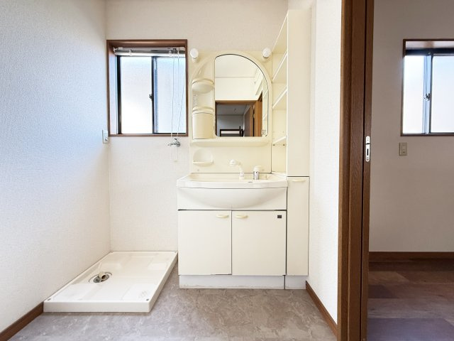 前里貸家の独立洗面台