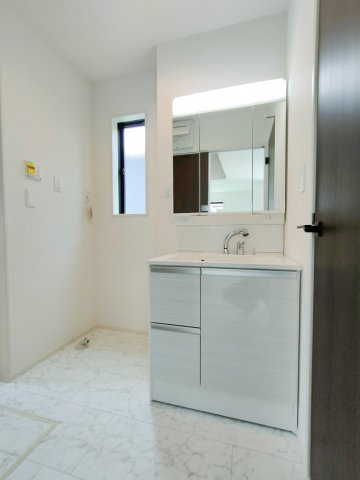 吉川市　新栄1丁目　新築戸建　　全1棟の独立洗面台|施工例です