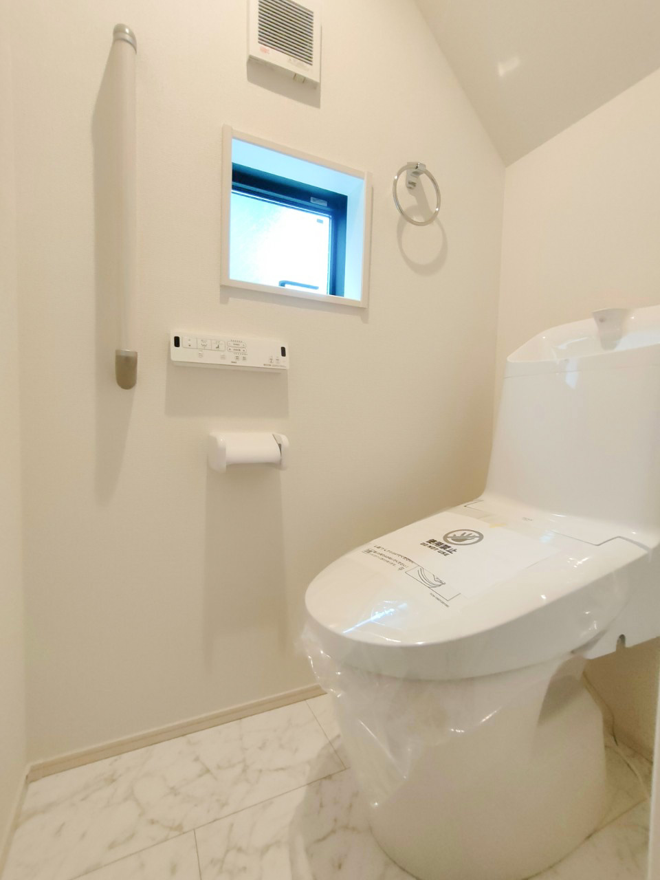 吉川市　新栄1丁目　新築戸建　　全1棟のトイレ|施工例です