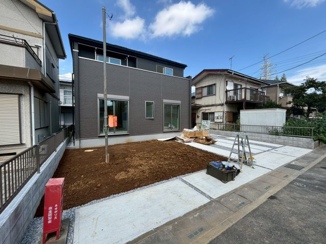 吉川市　新栄1丁目　新築戸建　　全1棟の前面道路含む現地写真|前面道路含む現地写真です