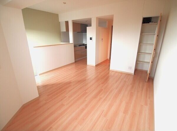 レジデンスグリシナの居間・リビング