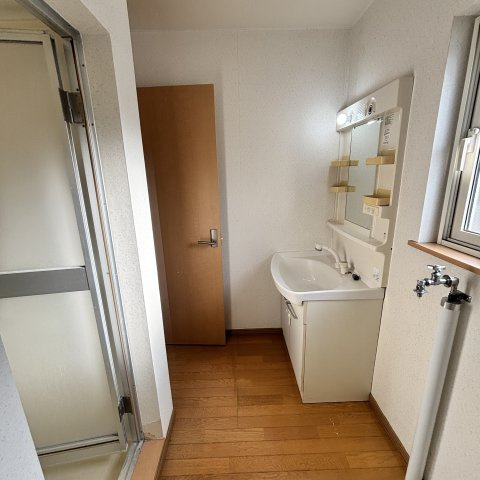 デビイ若草Bの洗面所