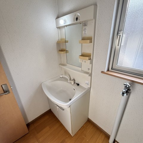 デビイ若草Bの洗面所