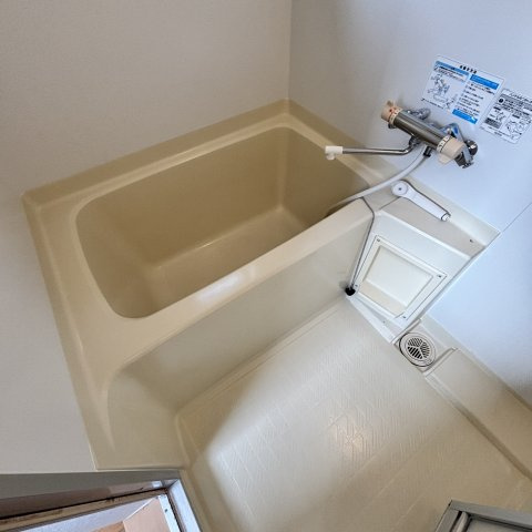 デビイ若草Bの浴室