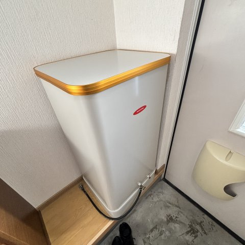デビイ若草Bのエントランス