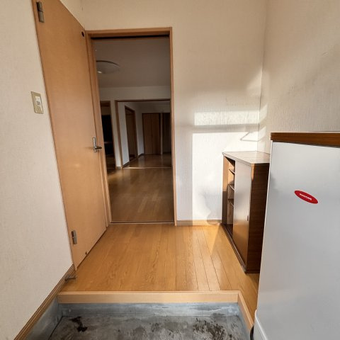 デビイ若草Bの玄関