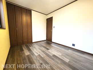 【洋室】 | 川西市清和台東２丁目中古戸建　駐車４台可能 | ２階洋室6帖です♪平成７年２月リフォーム済み！お待たせ無しで即ご入居していただけます！