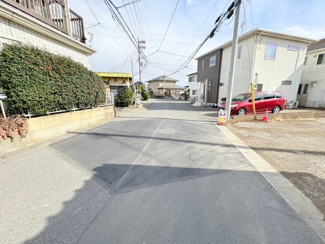 【前面道路含む現地写真】