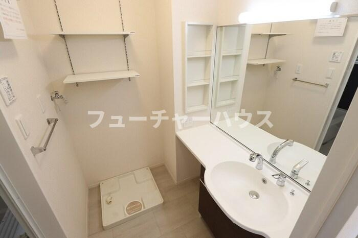 パークドオートム　Ｃの洗面所
