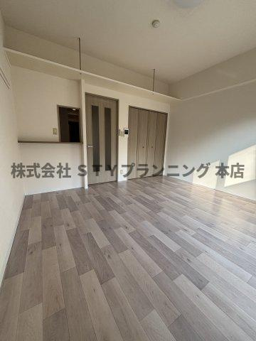 仲介手数料０円！Y.S.ハイツ万代の居間・リビング