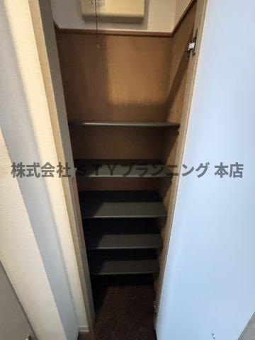 仲介手数料０円！Y.S.ハイツ万代の収納