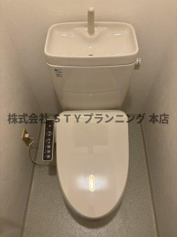 仲介手数料０円！Y.S.ハイツ万代のトイレ