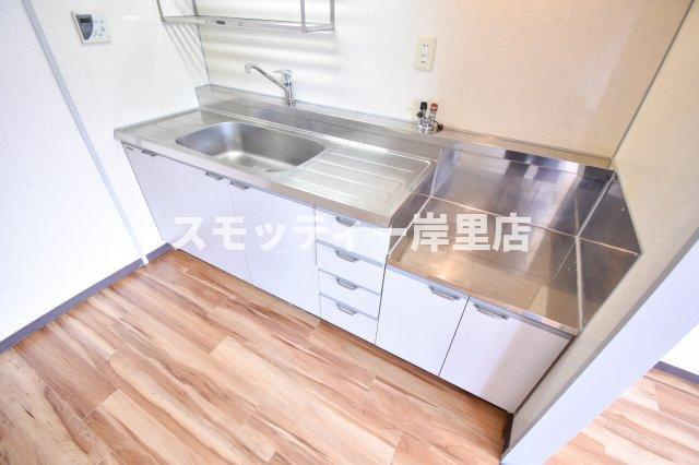 レジェロ住之江のキッチン|コンパクトなキッチンで掃除もラクラク