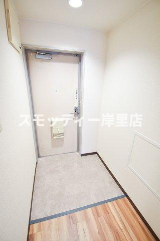 レジェロ住之江の玄関|明るい玄関です