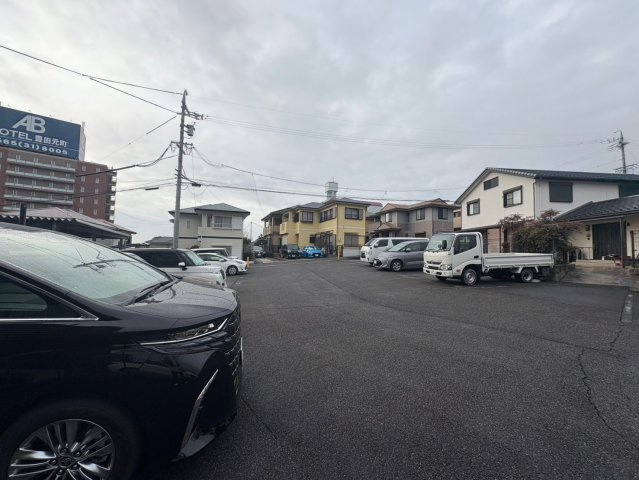 Casa ELEVATO II(カーサエレベート2)の駐車場