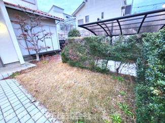 【庭】 | 川西市丸山台２丁目中古戸建　角地で明るく開放的 | 広いお庭が有り、ガーデニングが楽しめます♪